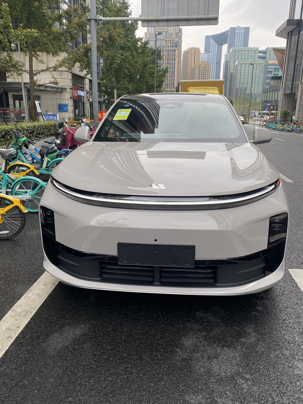yp电子刮刮卡 MEGA 高压纯电 MPV